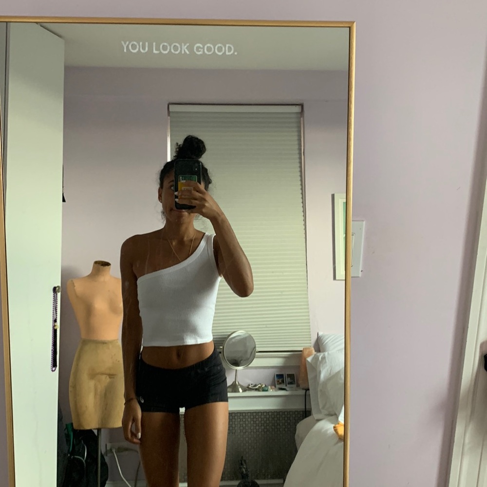Asymmetrical Cropped Ribbed Tank Top - Picture 6 of 6